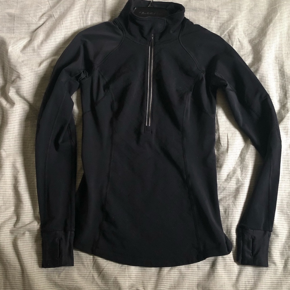 Black Lululemon pullover